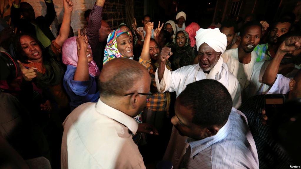 السودان يطلق سراح 80 ناشطاً سياسياً