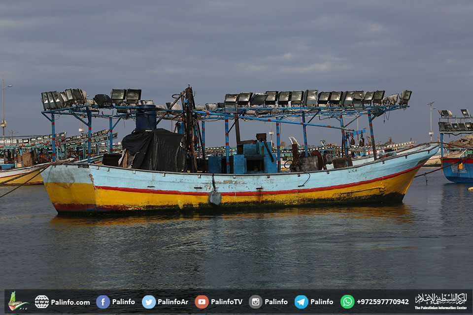 الاحتلال يتراجع عن تقليص مساحة الصيد في بحر غزة