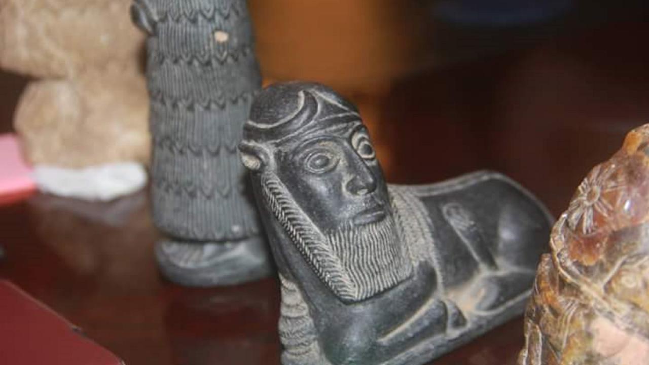 أمطار العراق تكشف عشرات القطع الأثرية في مدينة بابل