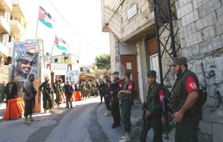 بدء إزالة المظاهر المسلحة بمخيم المية ومية في لبنان