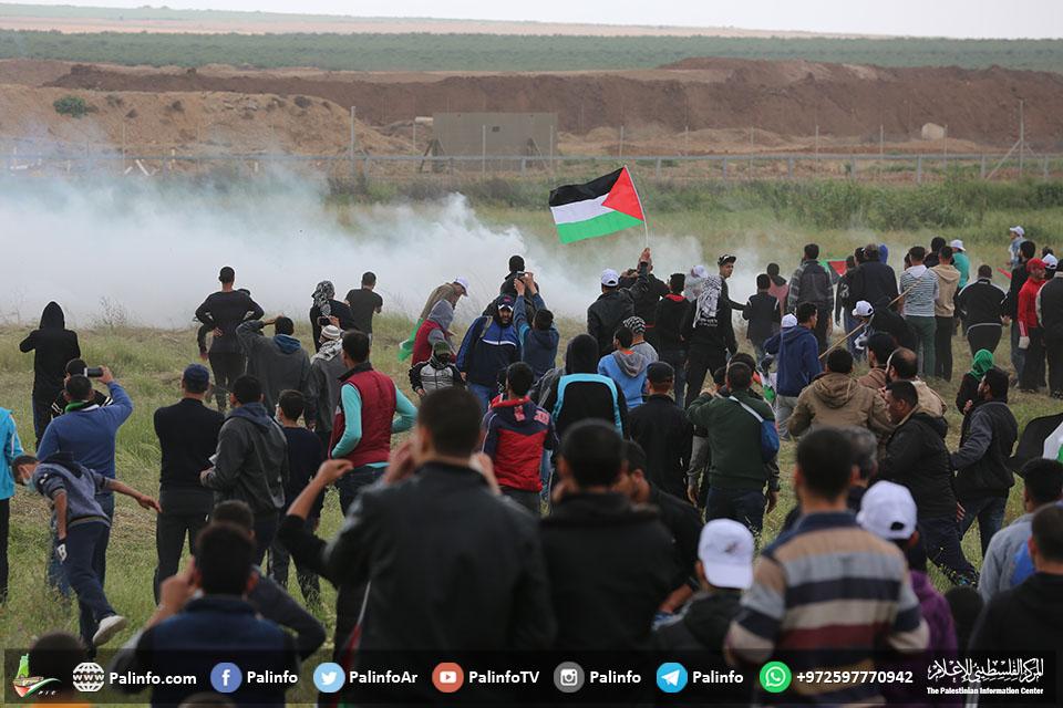 قوات الاحتلال تفتح نيرانها تجاه مخيم العودة شمال غزة