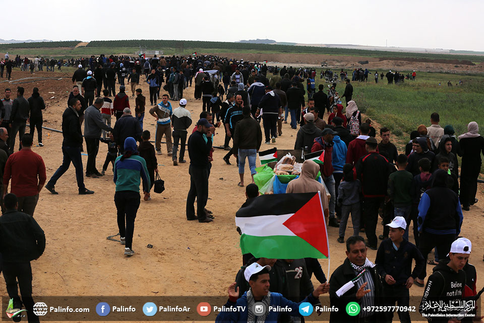 حشود بعشرات الآلاف تشق طريق العودة شرق غزة