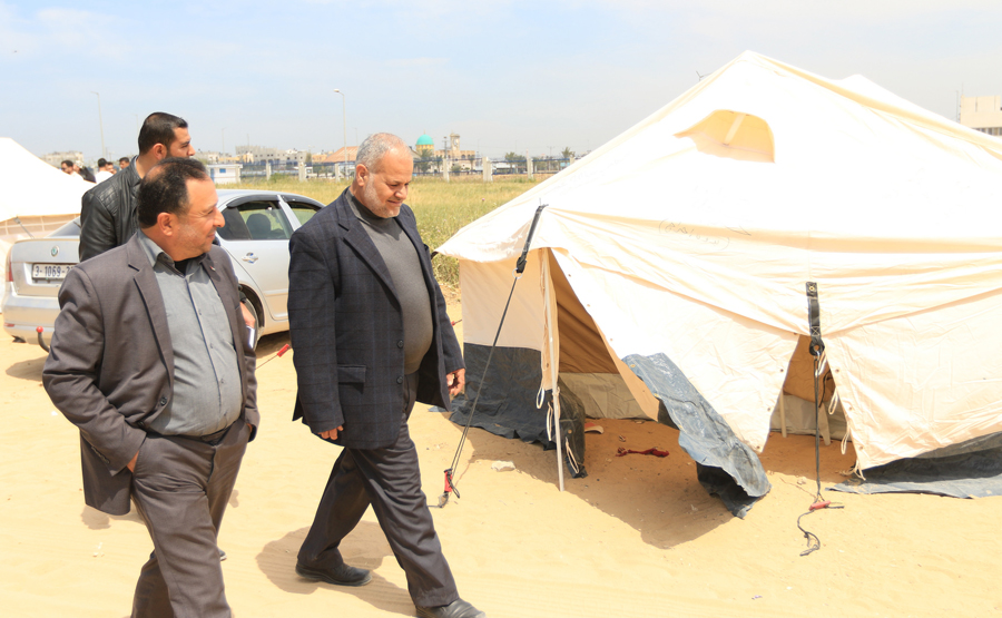 رئيس بلدية غزة يتفقد مخيم العودة شرق المدينة