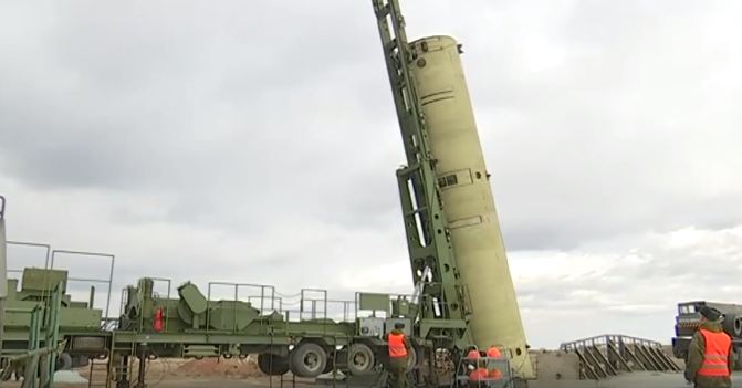 روسيا تختبر صاروخًا باليستيًّا عابرًا للقارات