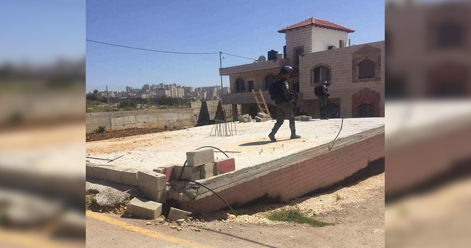إخطارات بوقف البناء غرب سلفيت وقرار هدم بيت في القدس