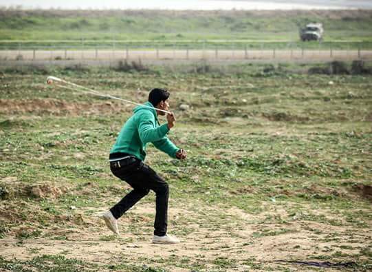 شهيدٌ متأثرًا بإصابته بغزة يرفع حصيلة شهداء العودة إلى 22