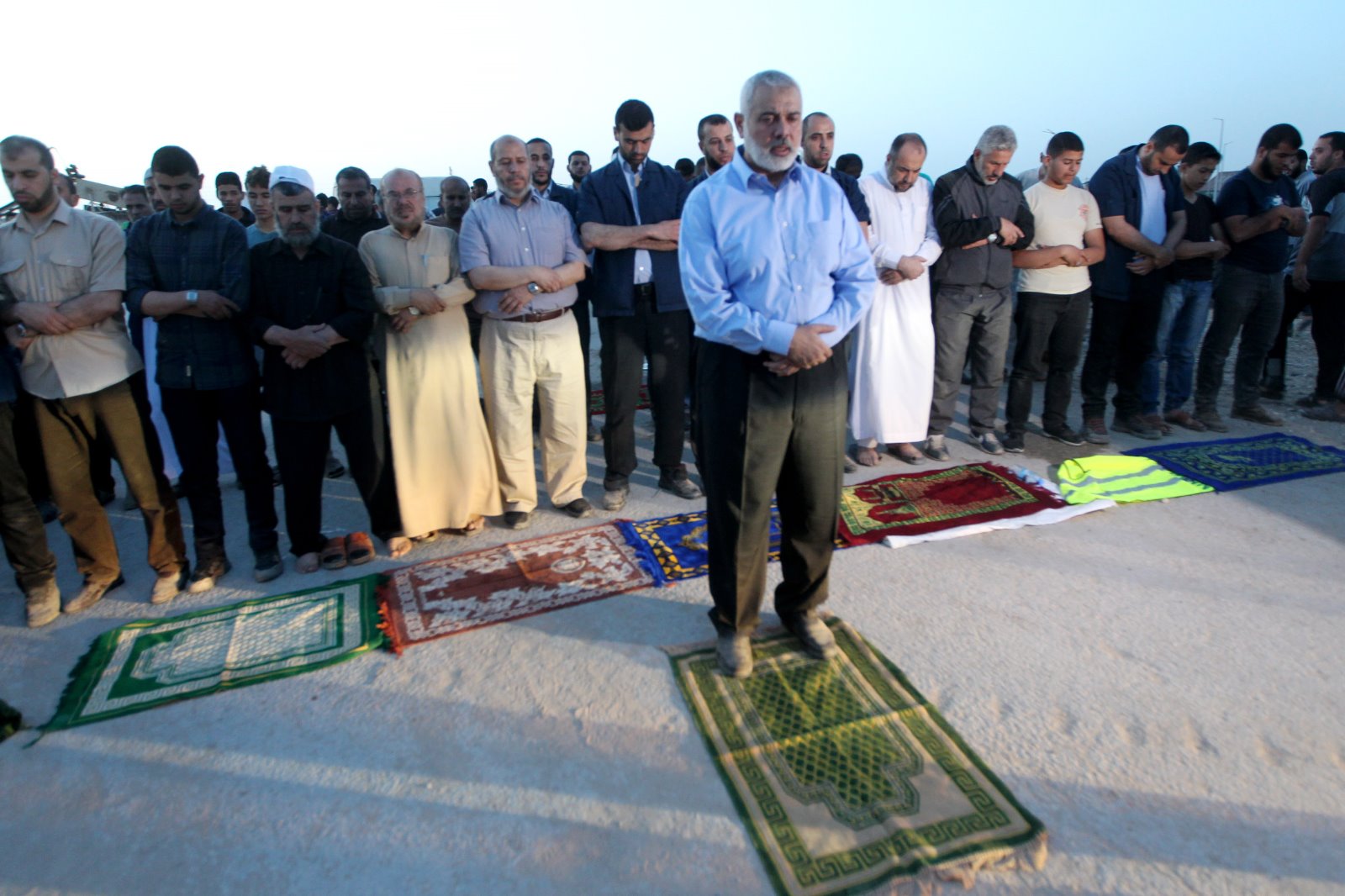 قائد حماس إسماعيل هنية يشارك في مخيم العودة شرق غزة
