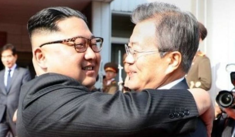 اجتماع مفاجئ بين زعيمي الكوريتين