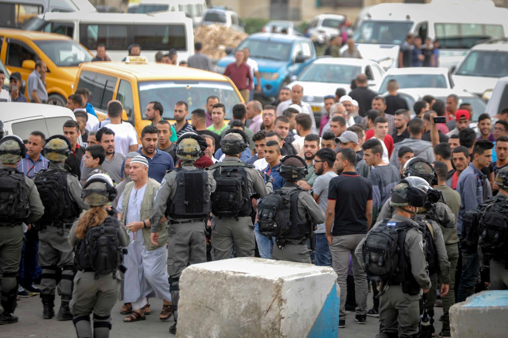 حاجز بيت لحم .. نقطة إذلال تحرم أهل الضفة الوصول للقدس