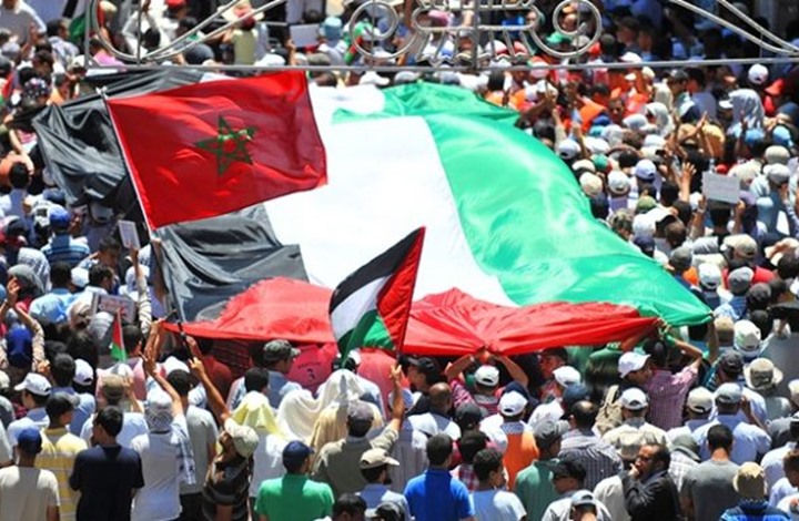 مغاربة يحتجون ضد فساد وتحرش بمكتب اتصال الاحتلال في الرباط