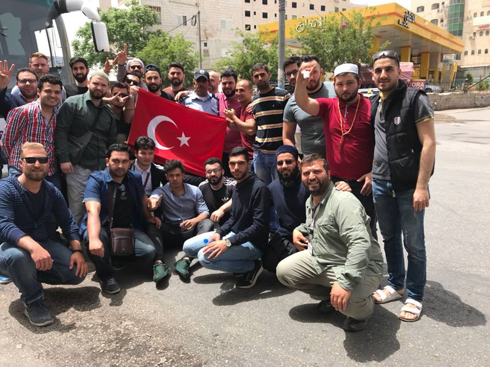 21 حافلة من فلسطينيي 48 وتركيا يزورون الخليل
