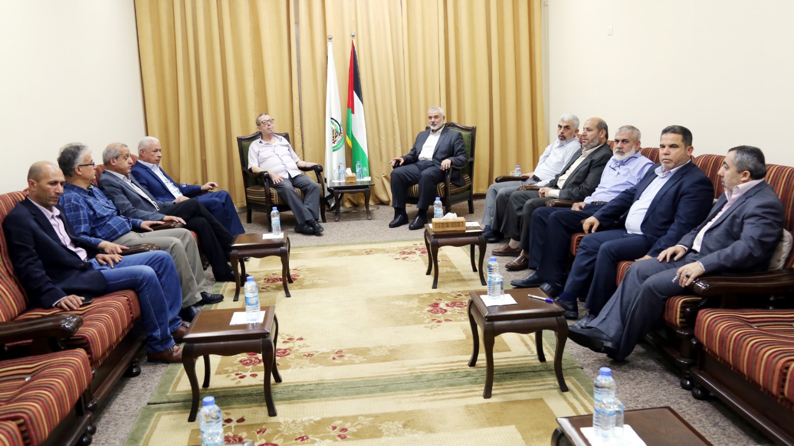 حماس والشعبية تتفقان على تكثيف الجهود لعقد مجلس وطني توحيدي