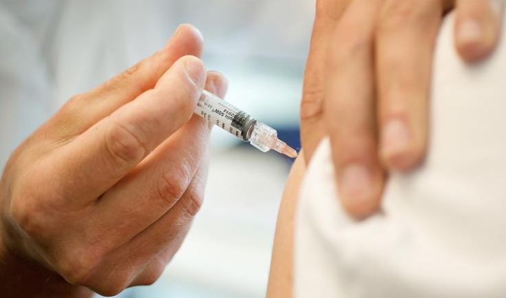 الصحة تشرع بحملة تطعيم ضد مرض الحصبة في غزة
