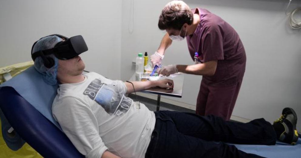 تقنية جديدة لتخفيف الألم باستعمال الواقع الافتراضي