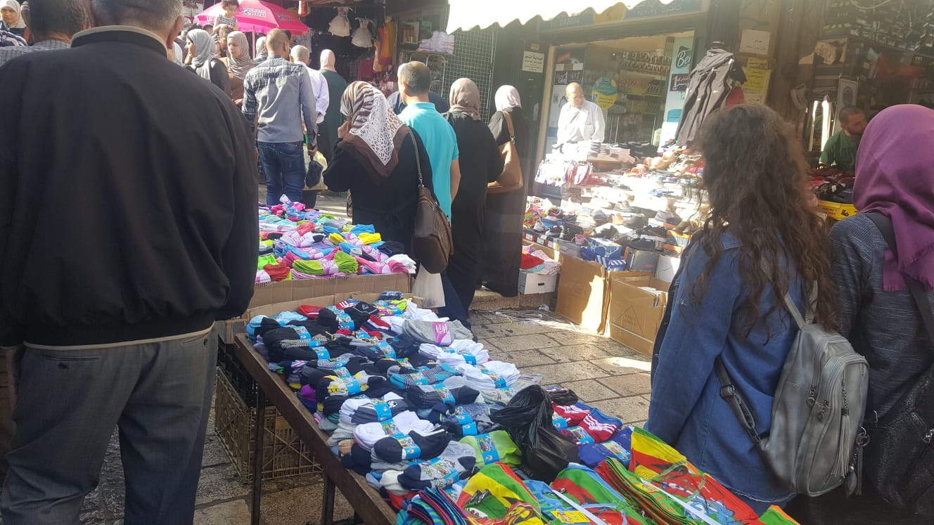 أسواق القدس عشية العيد.. ازدحام وركود!