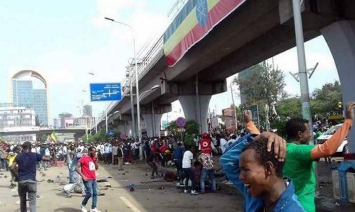 83 جريحًا في انفجار استهدف تجمعًا عامًّا وسط أديس أبابا