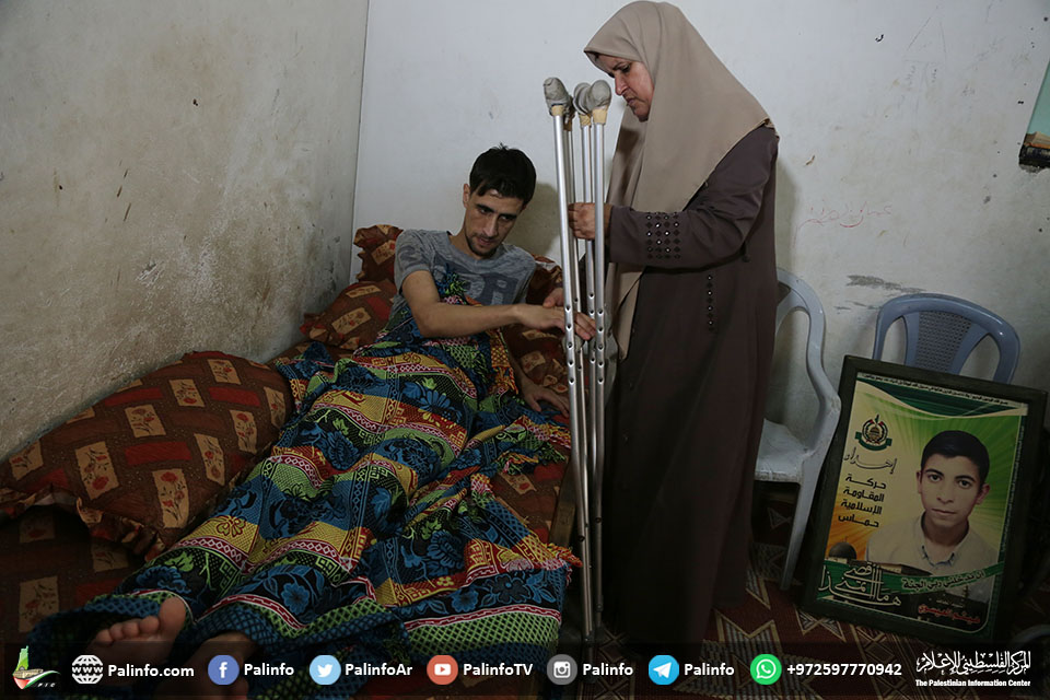 إصابة أم شهيد و4 جرحى بقنابل الاحتلال شرق البريج