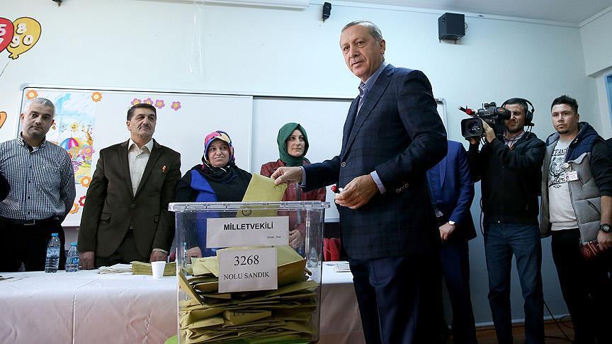 أردوغان وتحالف حزبه يفوزان في الانتخابات التركية