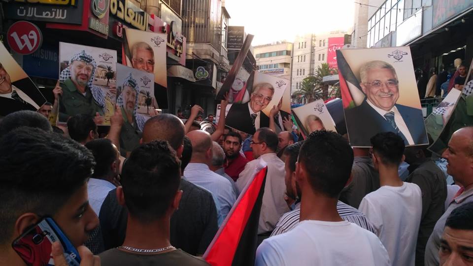 بلطجية بنابلس يحاولون إفشال مسيرة ارفعوا العقوبات عن غزة