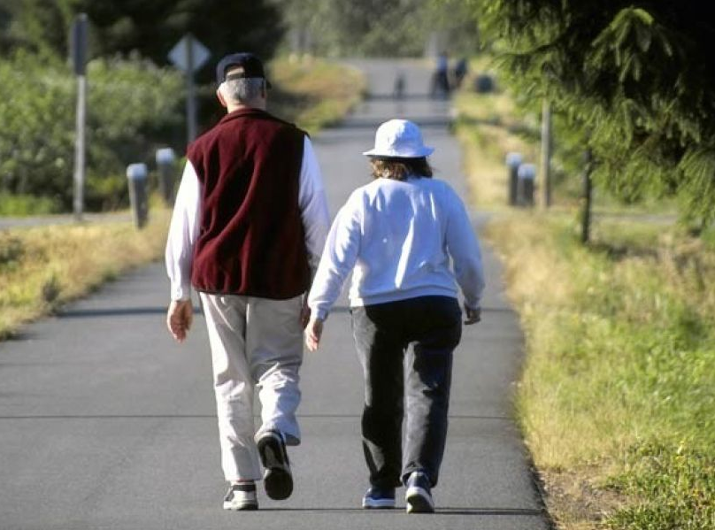 رياضة المشي تنمي مهارة التفكير لكبار السن