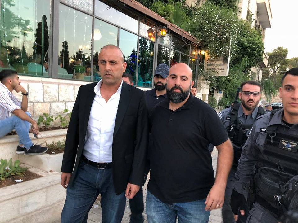 الاحتلال يعتقل رئيس الغرفة التجارية بالقدس ونائبه