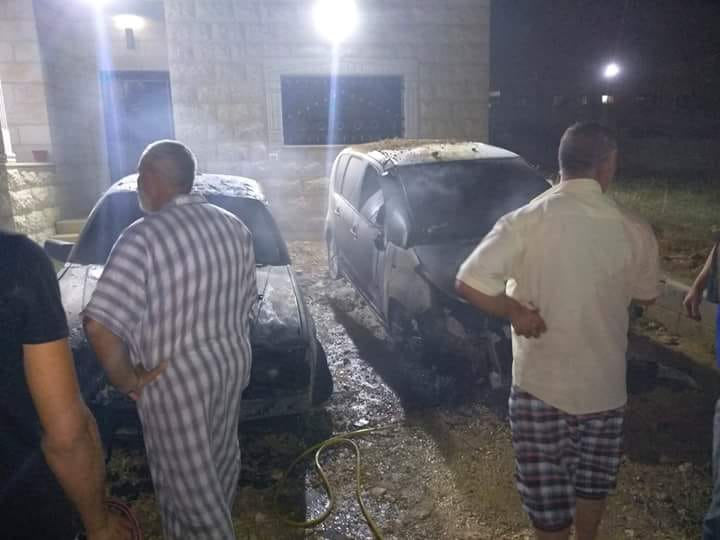 مستوطنون يحرقون سيارتين في عوريف بنابلس