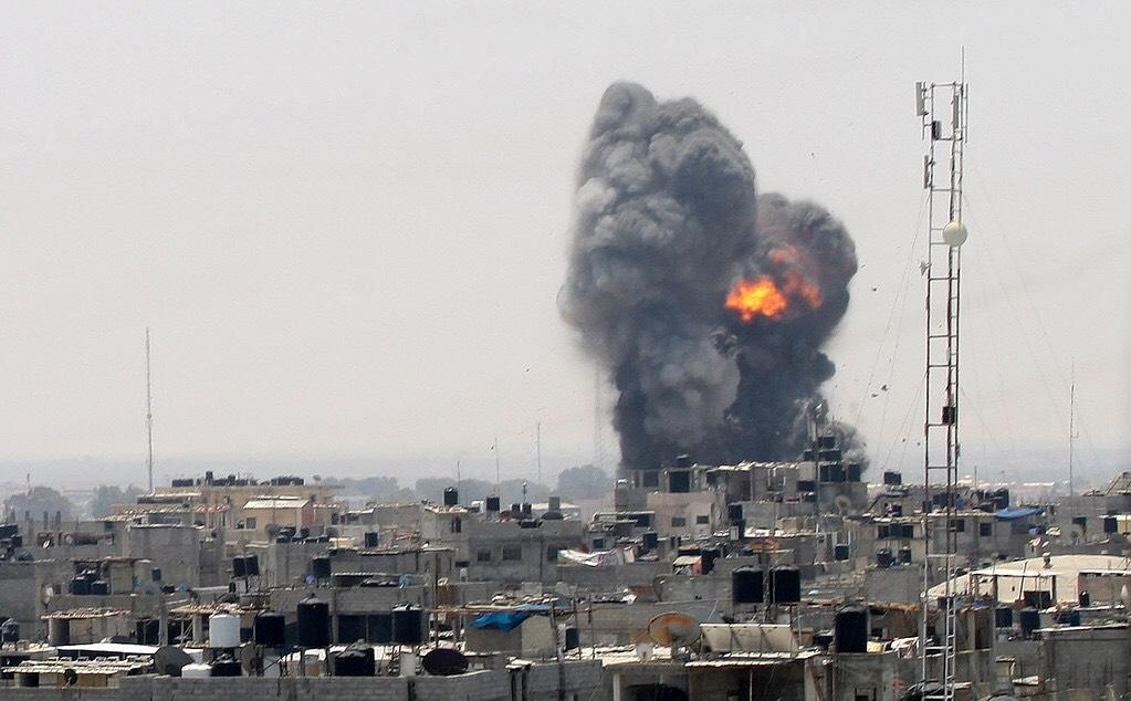 غارات صهيونية على موقعين للمقاومة في قطاع غزة