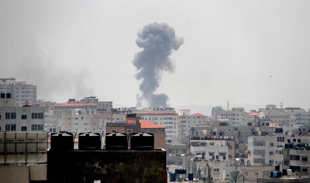 طائرات الاحتلال تشن سلسلة غارات وهمية على غزة
