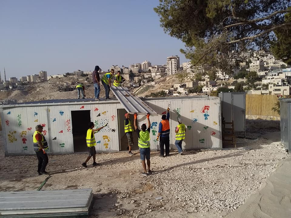 الاحتلال يهدم روضة أطفال ومركز نسوي بتجمع جبل البابا شرقي القدس