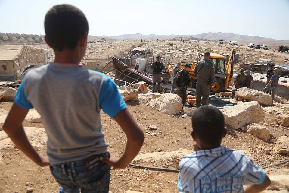 محكمة إسرائيلية تصدّق على تهجير سكان 8 قرى بالخليل
