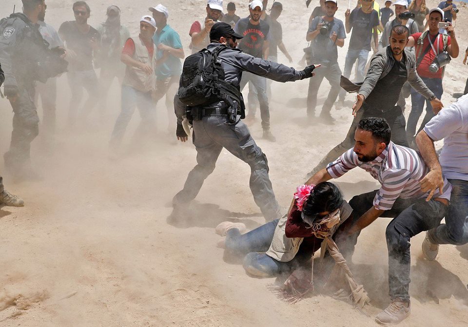 حماس تدعو للانتفاض بوجه الاحتلال نصرة للقدس والخان الأحمر