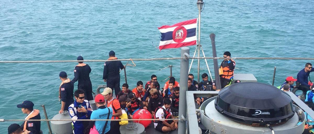 مقتل 37 سائحًا وفقدان 18 آخرين بغرق سفينة في تايلاند