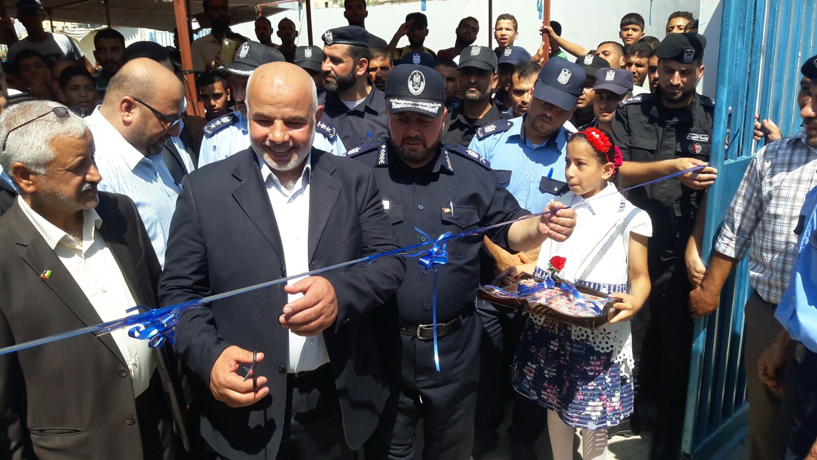 الشرطة الفلسطينية تفتتح مركز معن وجورة اللوت بخانيونس