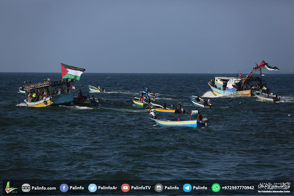 بحرية الاحتلال تطلق النار على سفن الحرية قبالة غزة