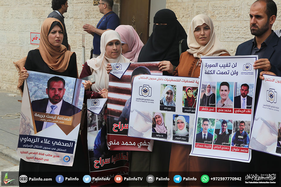 الاحتلال يمدد اعتقال 4 صحفيين وأسير يجري عملية قسطرة قلبية
