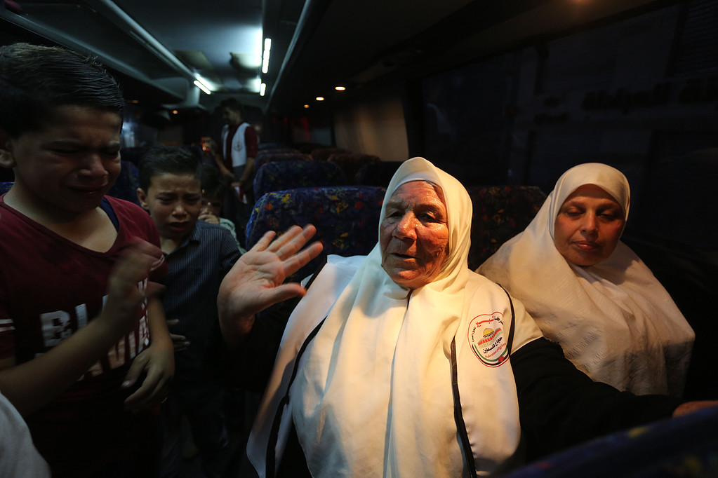 بدء مغادرة حجاج غزة المدينةَ المنورة إلى أرض الوطن