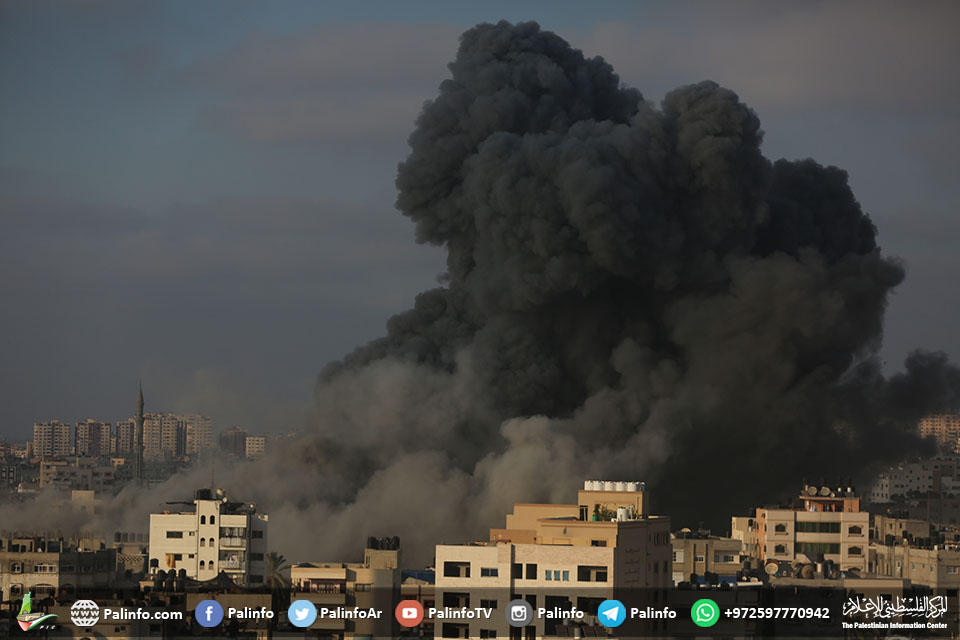 18 إصابة بقصف إسرائيلي دمر مركزا ثقافيًّا غرب غزة