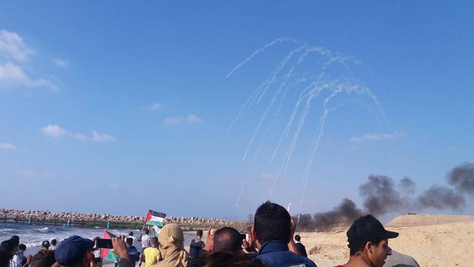 49 مصابًا بقمع الاحتلال المسير البحري شمال غزة