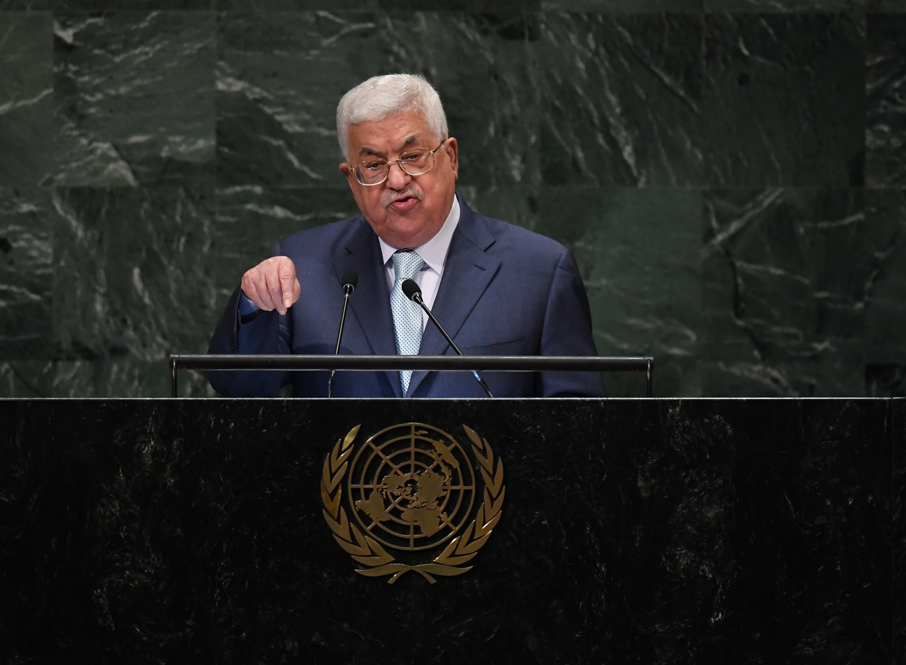 خطاب عباس.. تكرار للاستجداء والفضيحة تهديد غزة