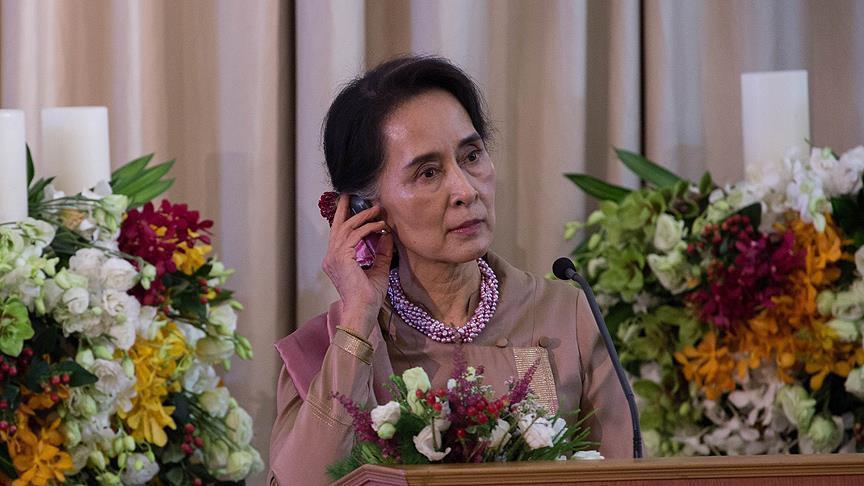 تجريد زعيمة بورما من الجنسية الكندية الفخرية