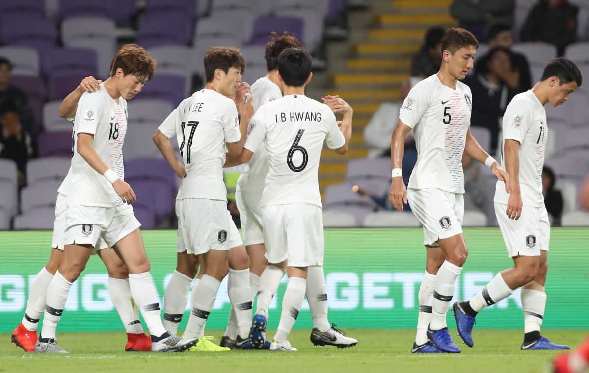 كوريا الجنوبية تتغلب على قيرغزستان وتبلغ ثمن نهائي كأس آسيا