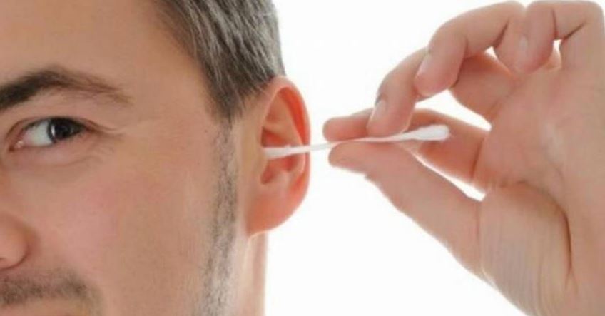 كيف تعالج انسداد الأذن وتنظفها بطريقة صحيحة؟