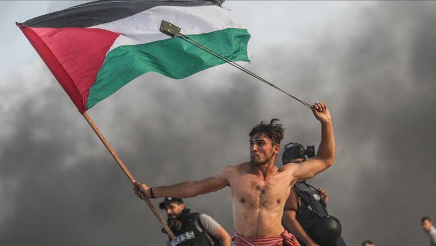 صورة لمتظاهر فلسطيني.. الأفضل عالميًّا