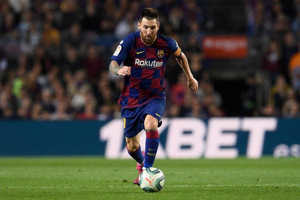 ميسي رغب بالرحيل عن برشلونة بسبب الضرائب