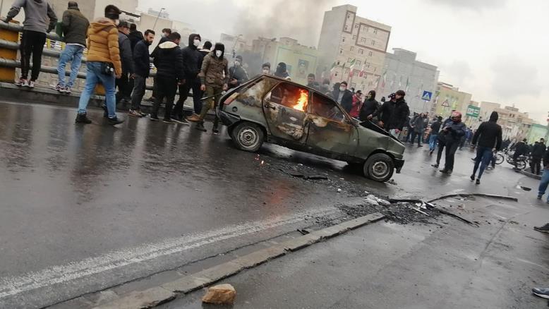 تقارير عن عشرات القتلى بإيران وخامنئي يعلن دحر العدو