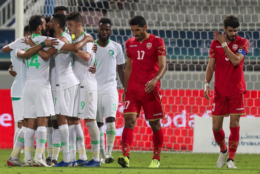 السعودية تنعش آمالها في بلوغ نصف النهائي بالفوز على البحرين