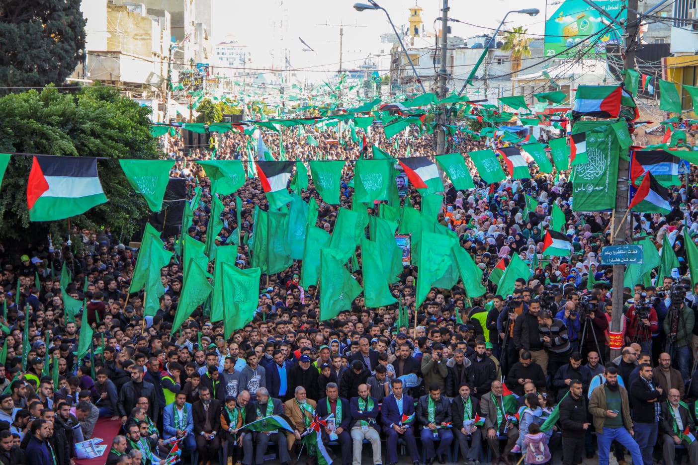 حماس والتشريعي يرحبان بصدور مراسيم الانتخابات