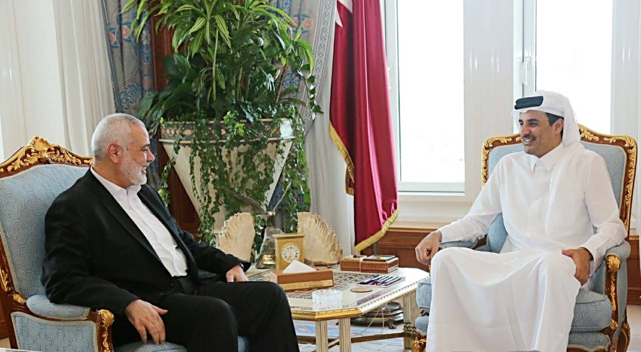 هنية يلتقي أمير قطر