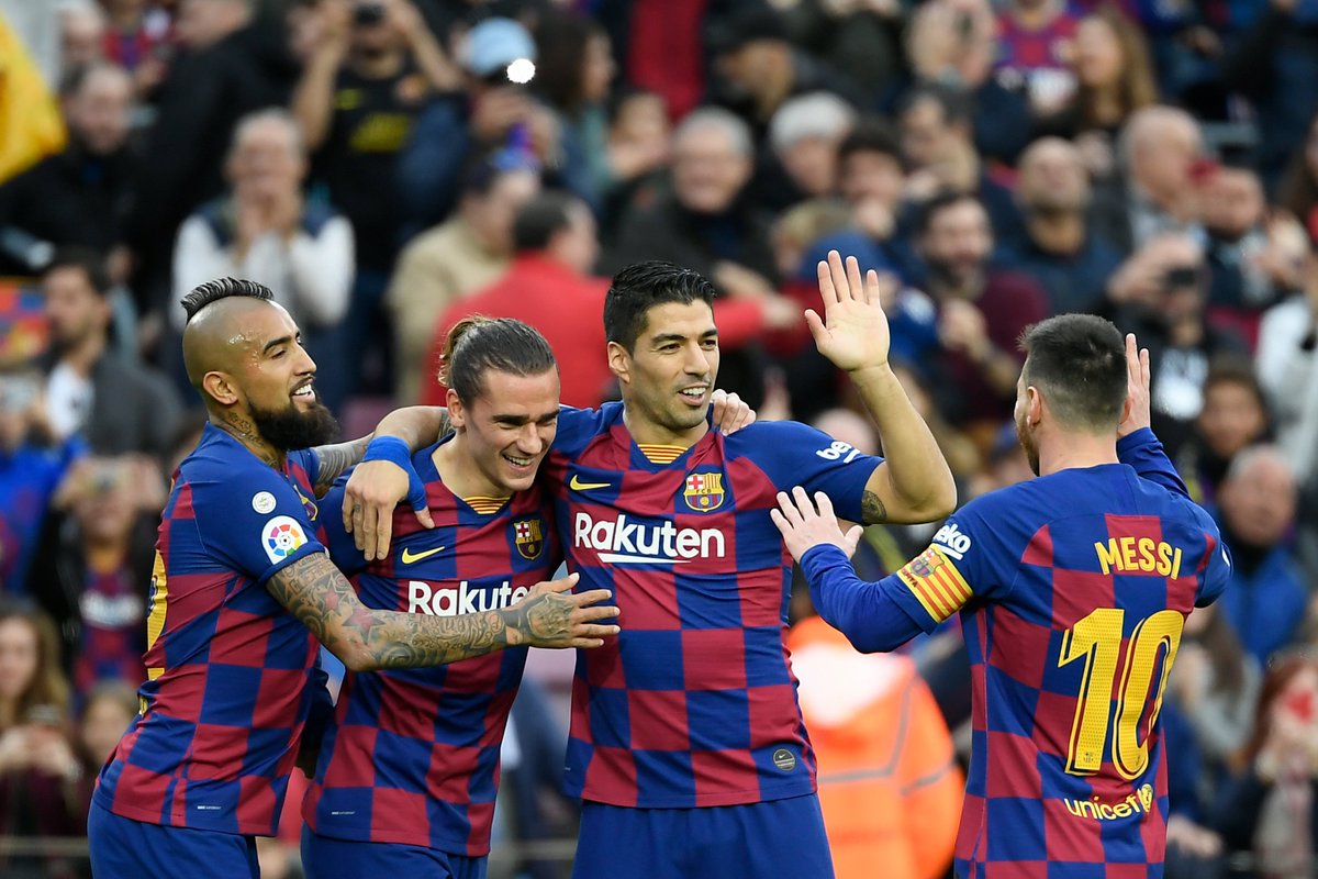 برشلونة ينفرد بصدارة الليغا مؤقتًا بفوزه الكبير على ألآفيس