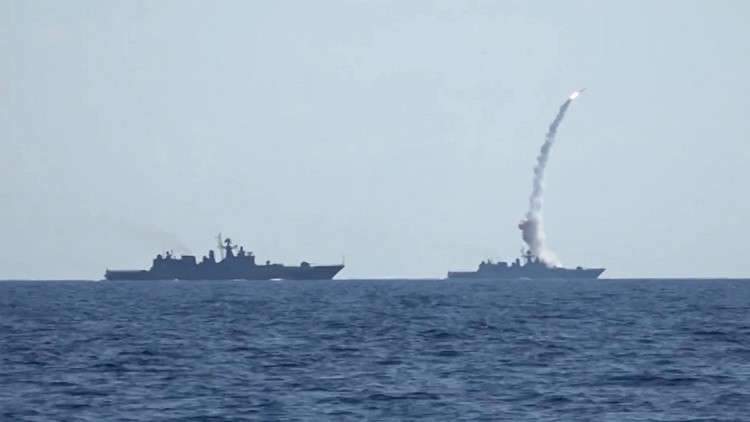 إيران تبدأ المرحلة العملية من مناوراتها البحرية مع روسيا والصين